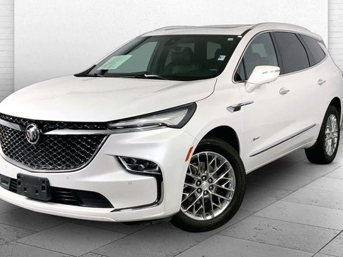 Used 2023 Buick Enclave Avenir w/ Avenir Technology Package AWD/4WD image 12