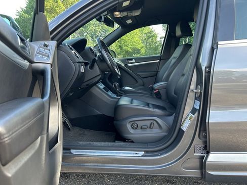 Used 2016 Volkswagen Tiguan R-Line FWD image 17