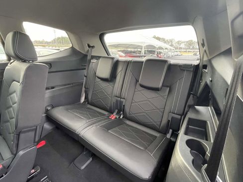 Certified 2025 Volkswagen Atlas SE w/ Panoramic Sunroof Package image 16