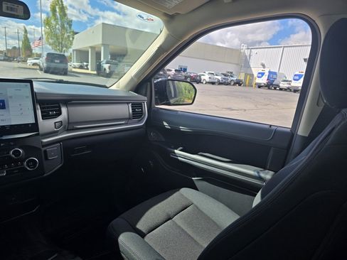 Used 2024 Ford Expedition XL image 18