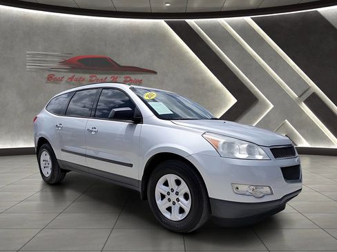 Used 2011 Chevrolet Traverse LS FWD image 10