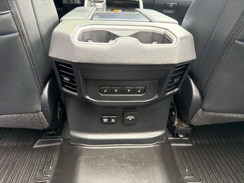 Used 2024 Toyota Tundra Platinum AWD/4WD image 40