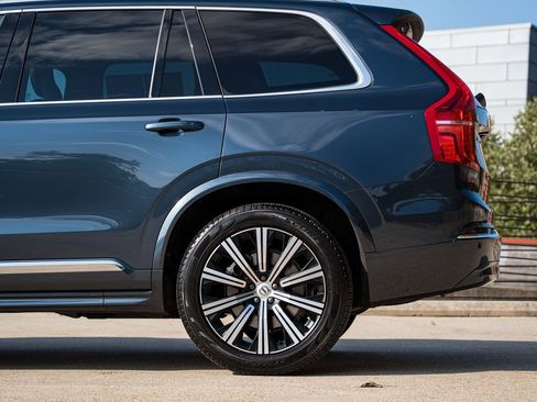 Certified 2025 Volvo XC90 B5 Core image 4