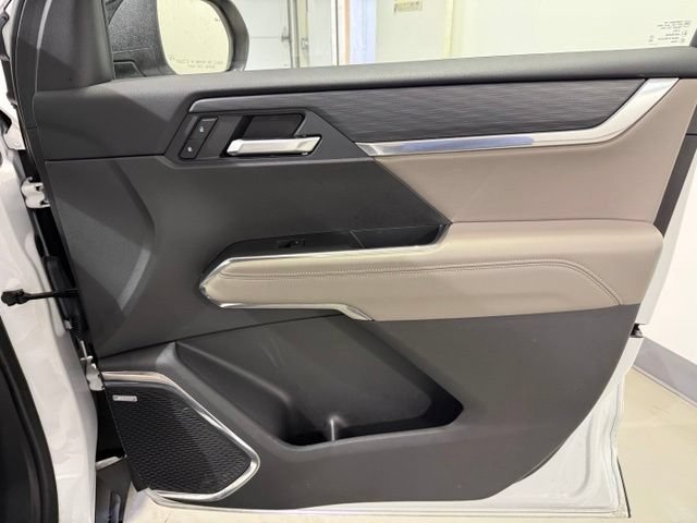 Certified 2026 GMC Acadia Elevation w/ Elevation Premium Package FWD image 30