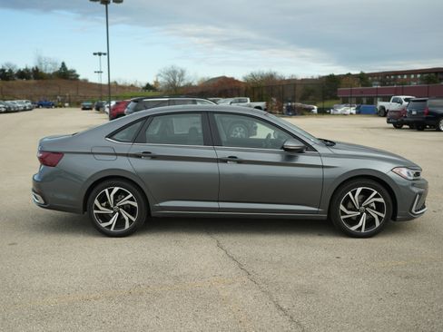 New 2026 Volkswagen Jetta SEL image 9
