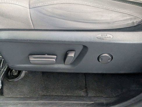 Used 2016 Toyota Tundra SR5 AWD/4WD image 12