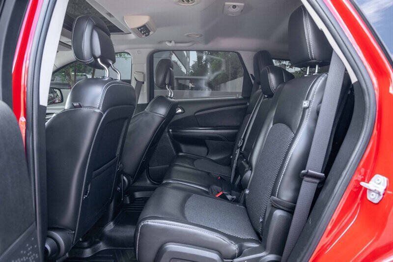Used 2020 Dodge Journey Crossroad FWD image 17