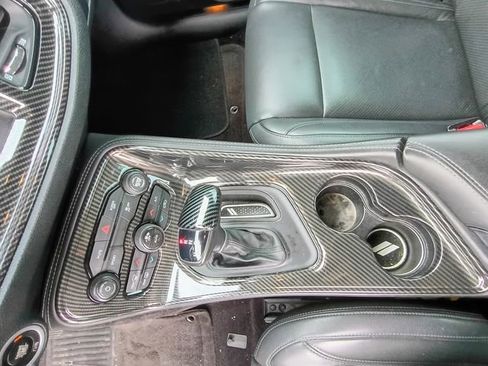 Used 2018 Dodge Challenger SXT RWD image 21