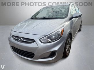 Used 2017 Hyundai Accent SE image 1
