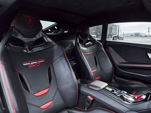 Used 2020 Lamborghini Huracan EVO image 41