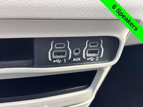 Used 2023 Chrysler Pacifica Touring-L FWD image 20