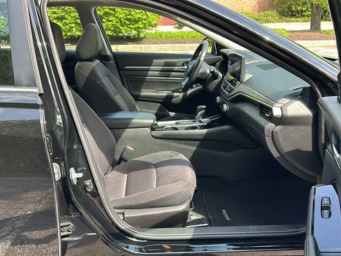 Certified 2023 Nissan Altima 2.5 SV w/ SV Premium Package image 24