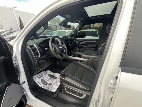 Used 2025 RAM 1500 Laramie w/ Night Edition image 7