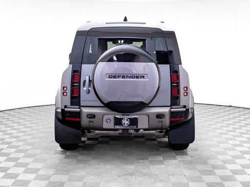 Used 2024 Land Rover Defender 90 X-Dynamic SE AWD/4WD image 4