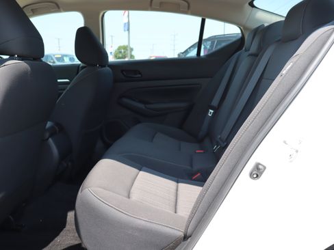 Used 2023 Nissan Altima 2.5 SV AWD/4WD image 10