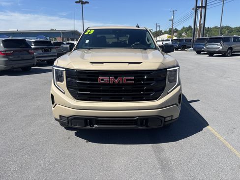 Used 2023 GMC Sierra 1500 Elevation AWD/4WD image 9