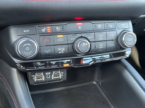 Used 2023 Dodge Durango GT image 29