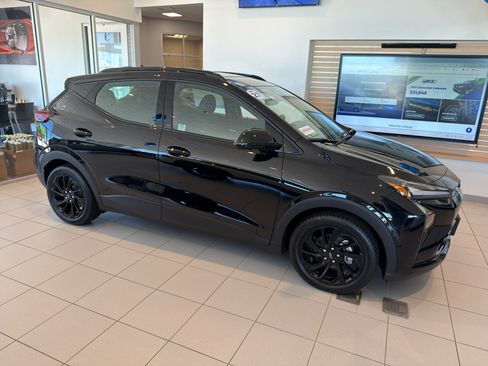 New 2027 Chevrolet Bolt RS w/ Technology Package FWD image 4