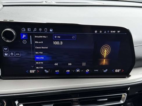 Certified 2025 Chevrolet Traverse LT AWD/4WD image 15