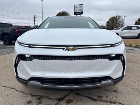 New 2026 Chevrolet Equinox EV LT image 10