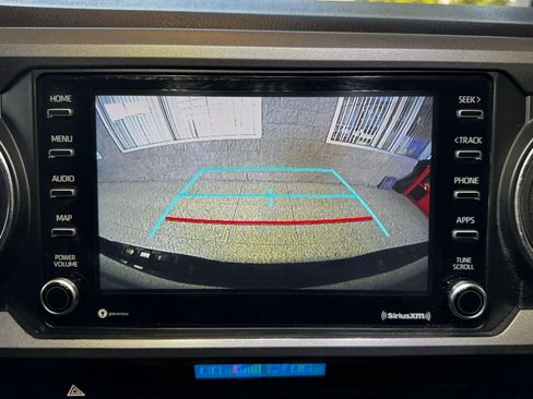 Used 2023 Toyota Tacoma TRD Off-Road image 33