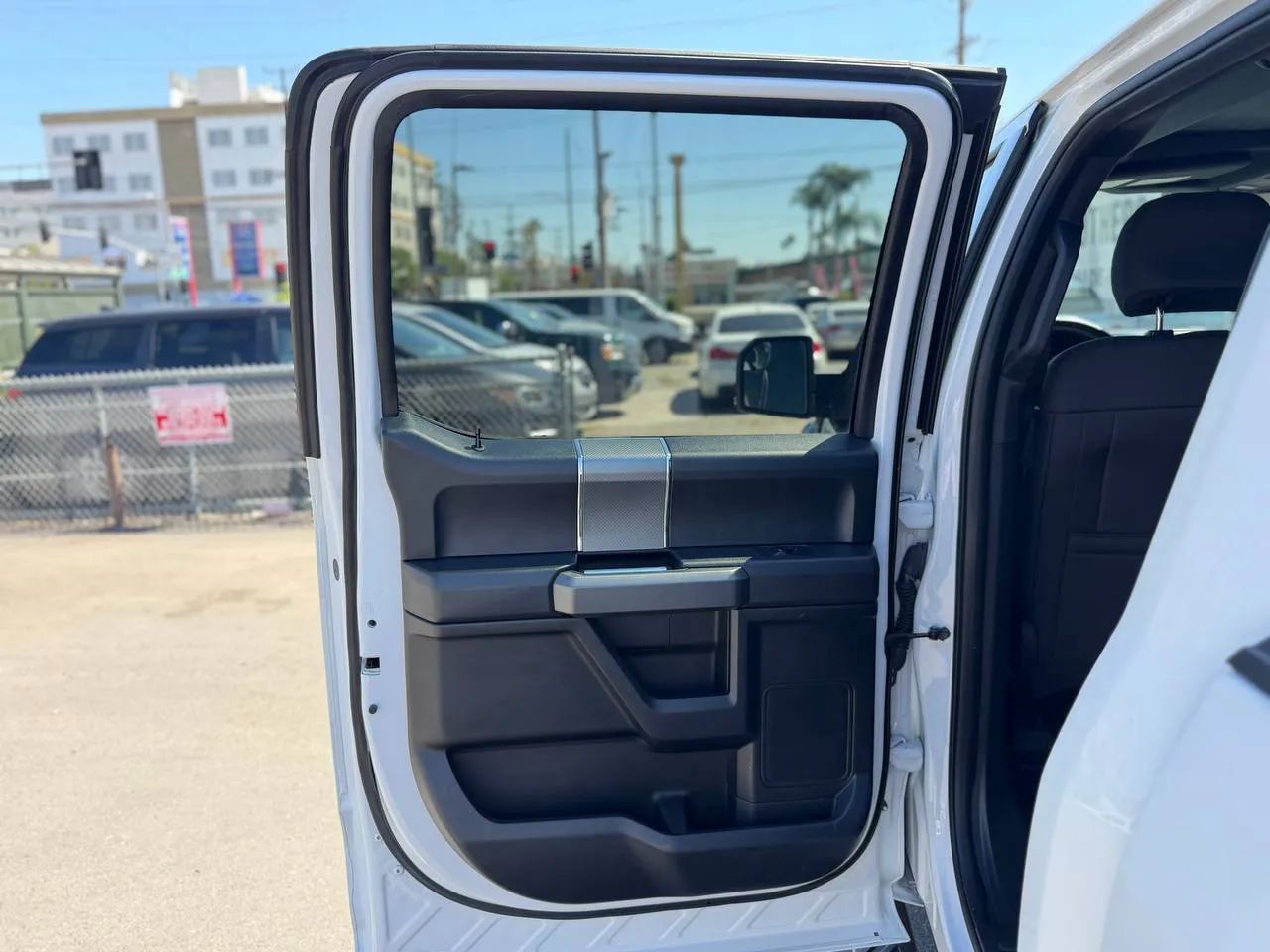 Used 2016 Ford F150 XLT w/ Equipment Group 302A Luxury AWD/4WD image 28