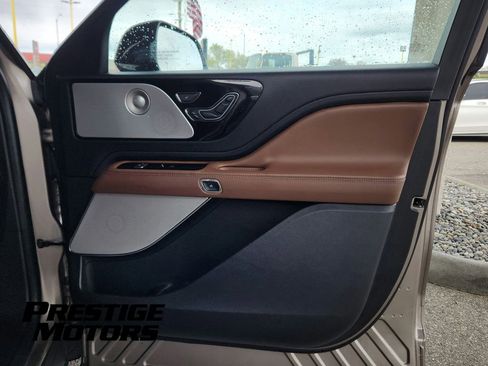 Used 2020 Lincoln Aviator Reserve w/ Equipment Group 202A image 30