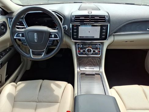 Used 2019 Lincoln Continental Select AWD/4WD image 15