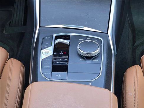 Used 2023 BMW 330i Sedan w/ Premium Package image 11