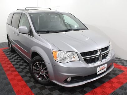Used 2017 Dodge Grand Caravan SXT w/ Driver Convenience Group