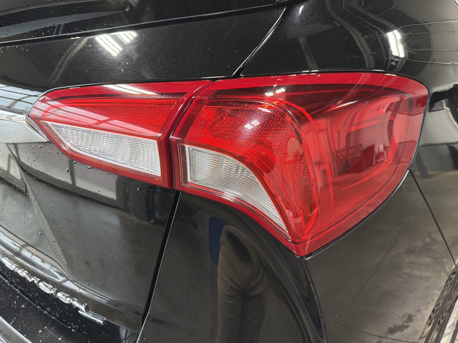 Used 2019 Buick Envision Essence AWD/4WD image 17