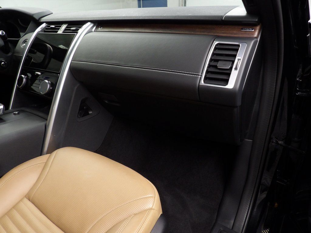 Used 2024 Land Rover Discovery Dynamic SE AWD/4WD image 26