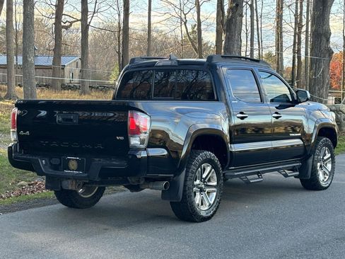 Used 2016 Toyota Tacoma Limited image 4