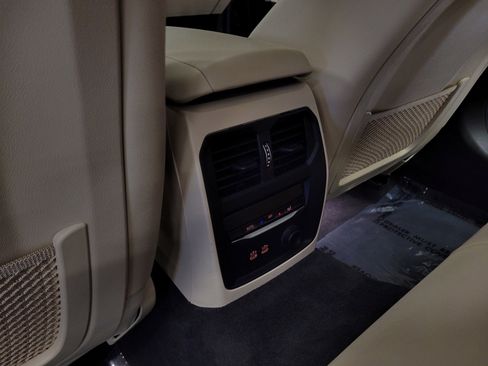 Used 2019 BMW 330i xDrive Sedan w/ Convenience Package image 28