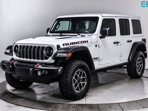 Used 2025 Jeep Wrangler Unlimited Rubicon w/ Convenience Group AWD/4WD image 2