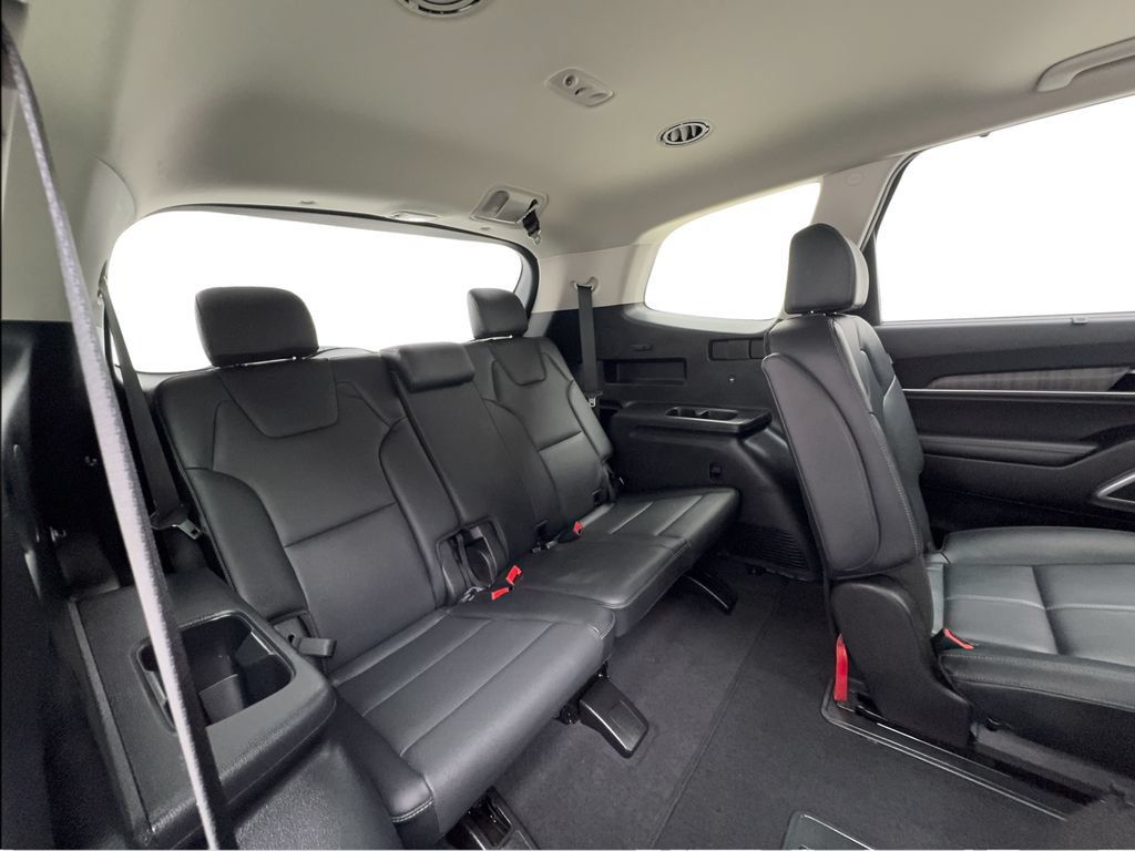 Used 2024 Kia Telluride EX w/ EX Captain's Chair Package AWD/4WD image 32