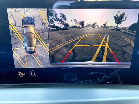 Used 2025 Cadillac Lyriq Luxury image 28