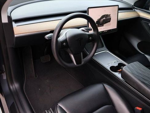 Used 2023 Tesla Model Y Long Range AWD/4WD image 11