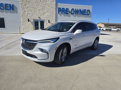 Used 2022 Buick Enclave Avenir w/ Trailering Package, 5000 lbs. image 7