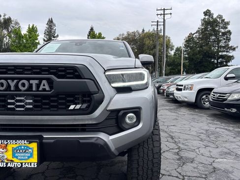 Used 2021 Toyota Tacoma TRD Off-Road w/ TRD Premium Off Road Package AWD/4WD image 28