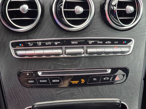 Used 2019 Mercedes-Benz GLC 300 4MATIC Coupe image 19