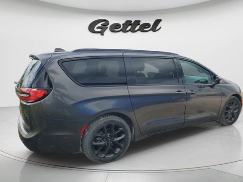 Used 2021 Chrysler Pacifica Touring-L w/ Premium & Safety Sphere Group image 4