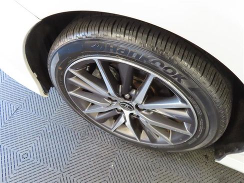 Used 2021 Toyota Camry XLE FWD image 6