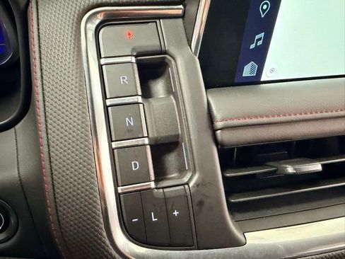 Certified 2024 Chevrolet Suburban RST w/ Luxury Package image 18