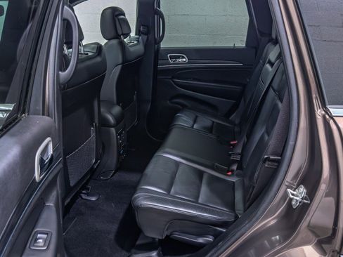 Used 2021 Jeep Grand Cherokee Limited image 18