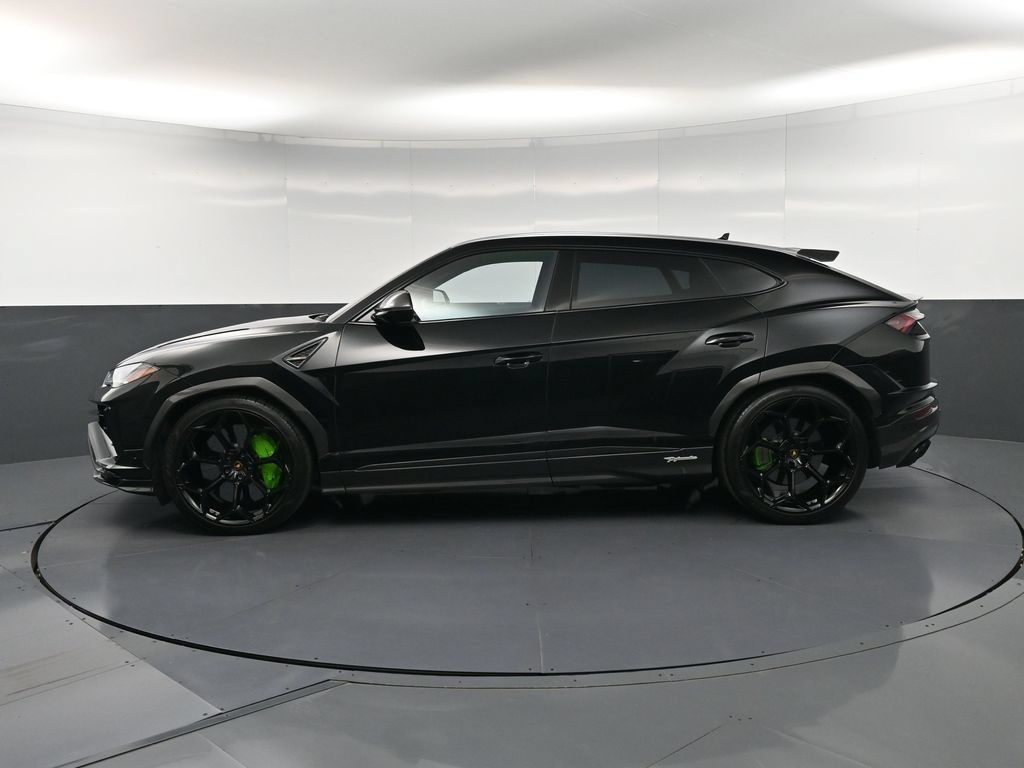 Used 2024 Lamborghini Urus Performante AWD/4WD image 2