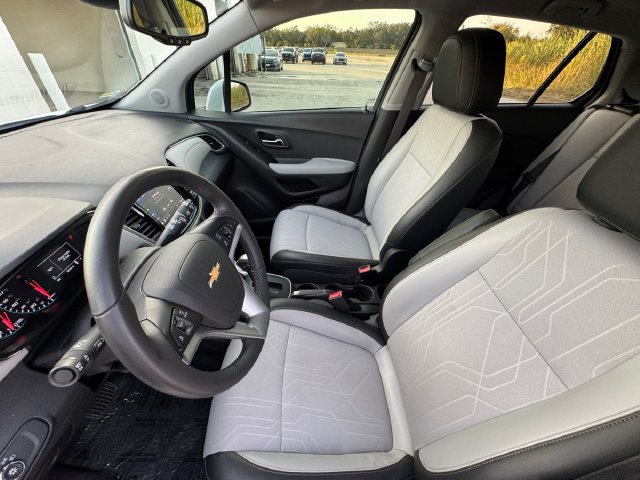 Used 2020 Chevrolet Trax LT w/ LT Convenience Package FWD image 28
