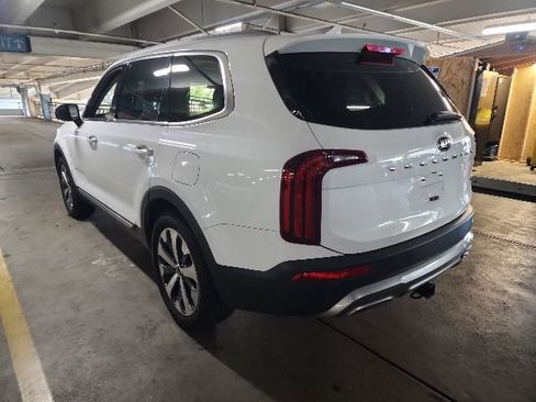 Certified 2021 Kia Telluride S FWD image 3