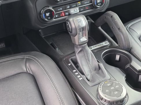 Used 2025 Ford Bronco Badlands image 22