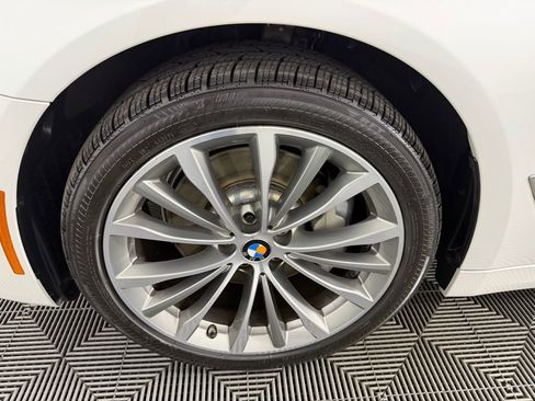 Used 2023 BMW 530i w/ Convenience Package image 10